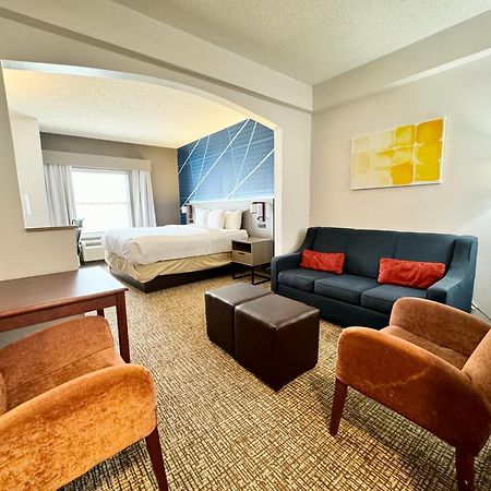 Comfort Suites East Brunswick - South River Екстериор снимка